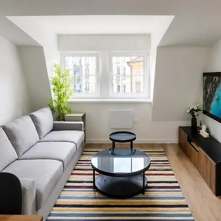 Modern In The Heart Of Appartamento